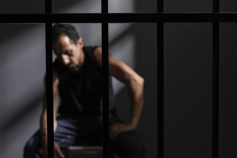 How Long Can Police Hold Someone Without Charges in Missouri?
