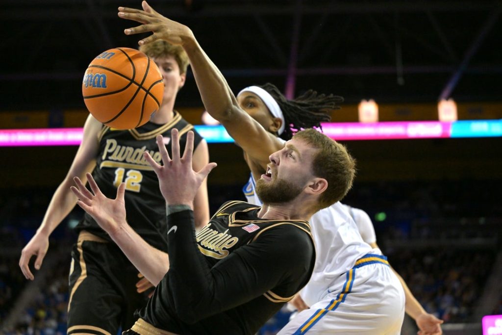 Tyler Bilodeau’s late 3 gives UCLA upset of No. 4 Purdue