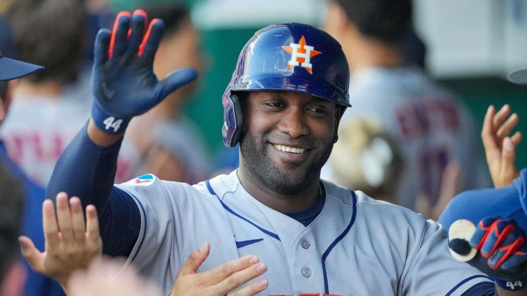 Astros, Yordan Alvarez hope to continue offensive barrage against Royals