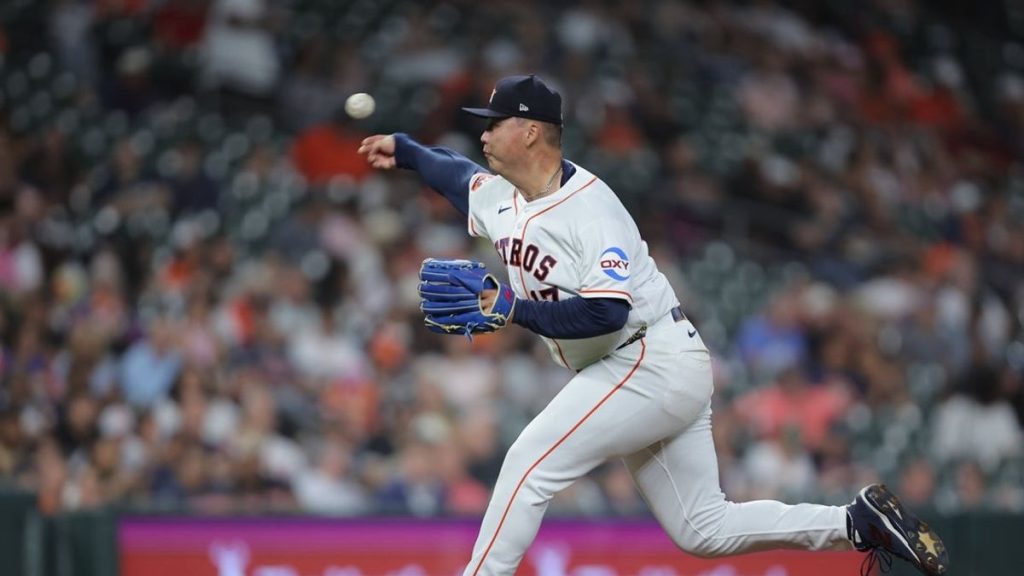 Astros option RHP Kai-Wei Teng, recall RHP Miguel Ullola
